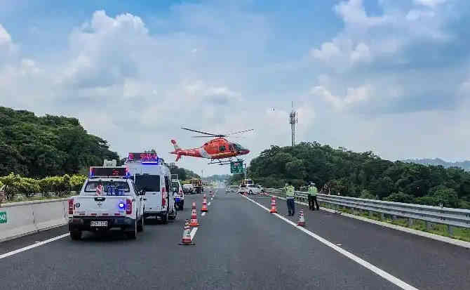 洪泽区高速公路汽车救援案例